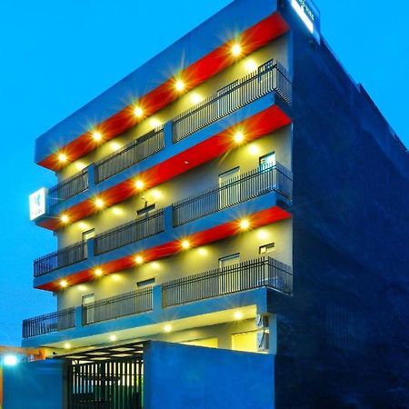 The Red York Hotel Ghaziabad Luaran gambar