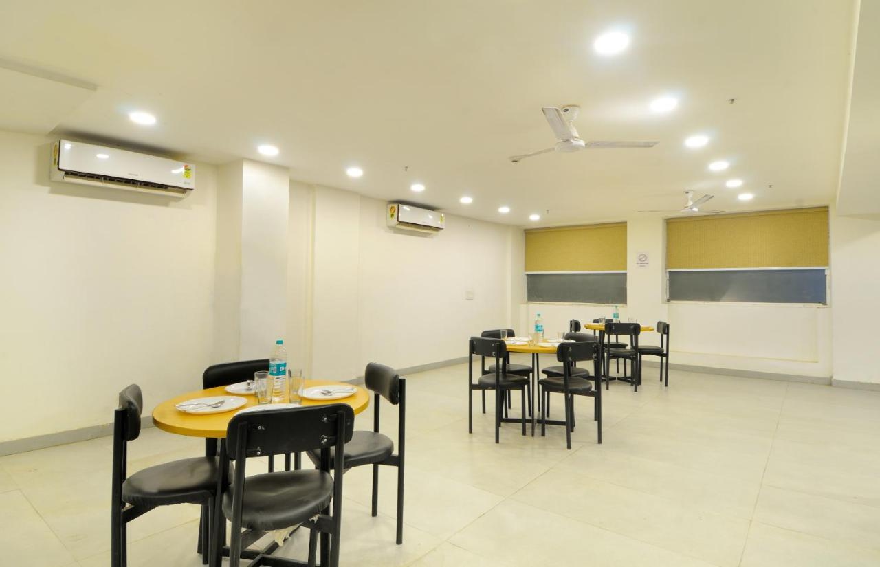 The Red York Hotel Ghaziabad Luaran gambar