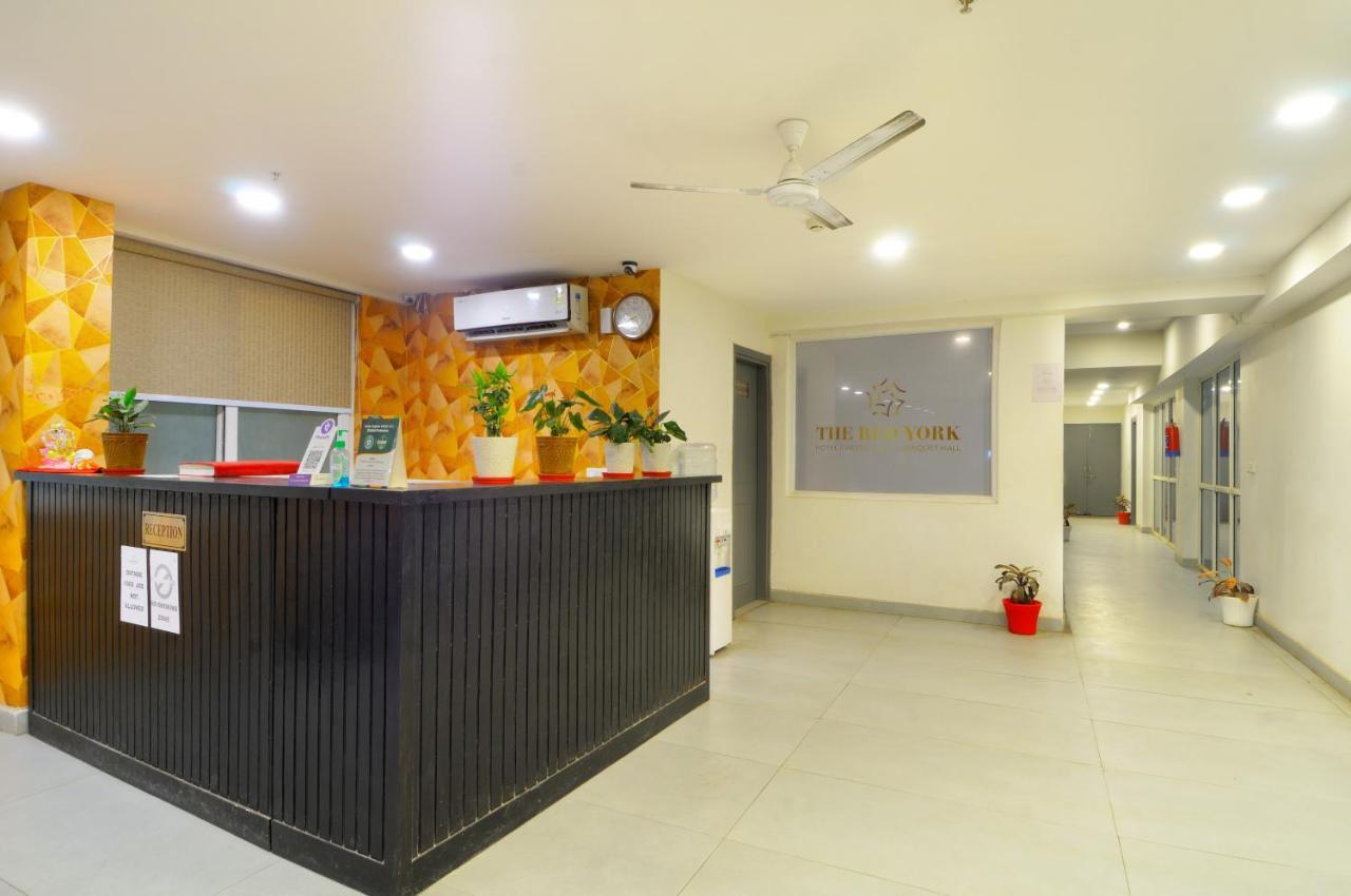 The Red York Hotel Ghaziabad Luaran gambar