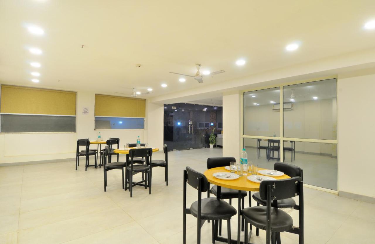 The Red York Hotel Ghaziabad Luaran gambar